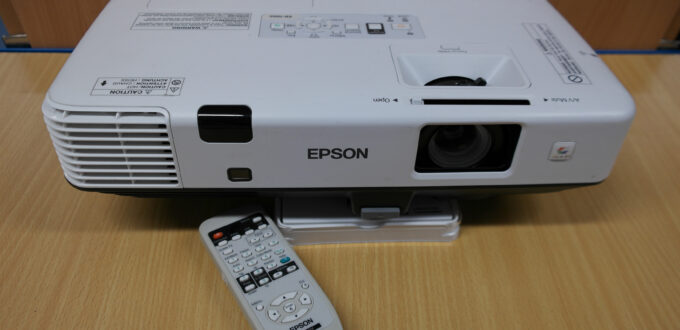 Beamer Epson EB-1965