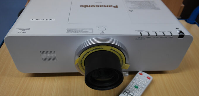 Panasonic Beamer DPR 13